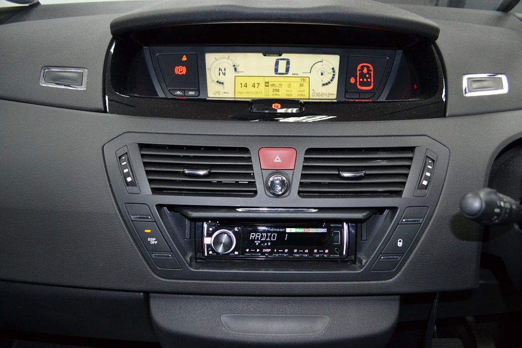 Citroen C4 radio reception issues